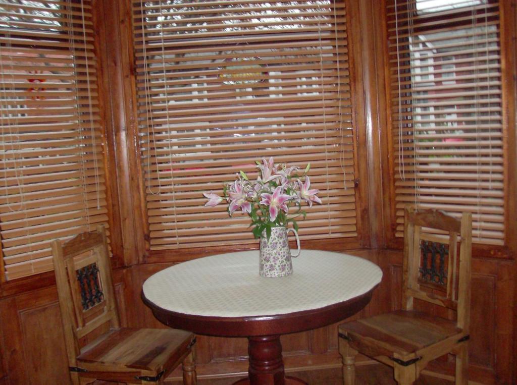 Jadellas Guest House Скарбъро Екстериор снимка