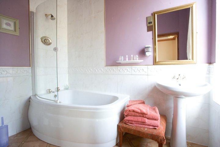 Jadellas Guest House Скарбъро Екстериор снимка