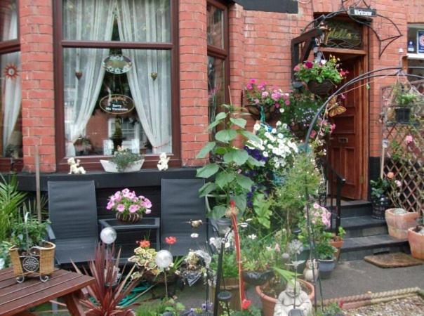 Jadellas Guest House Скарбъро Екстериор снимка