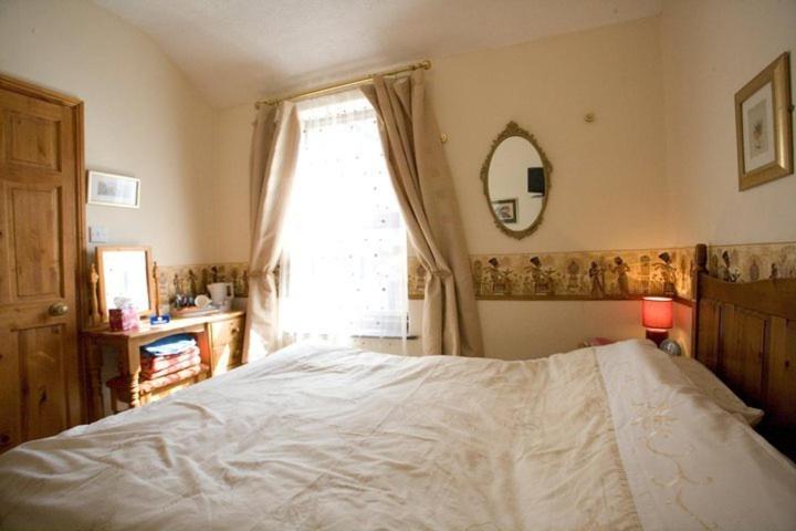 Jadellas Guest House Скарбъро Стая снимка